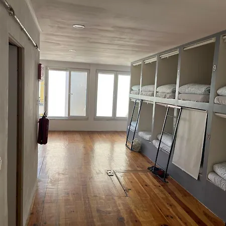 Vandrarhem Lisbora Beds Daora *